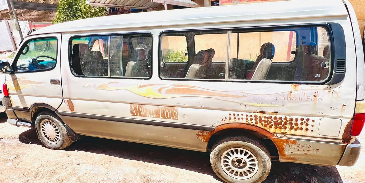 فتون جاهزه من كلشي مديل ٢٠١٣ مصفره. هيئه كمرك ضريبه التحويل شوكت ماتريد بكيفك كفاله محرك كير داخل نضيف مامتعوبه حداديه جديده تخم تاير جديد جامه جديده تاخذه ماتصرف عليه ربع كبل للشارع  بس بس هاي  فوك الهلال *********** مكاني حله قرب السيطره ابي غرق سعره ٦٥ وبيه مجال حك الجيه
