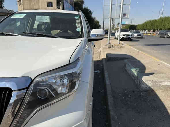 سلام علكم برادو موديل 2010 خليجي كفلاه بدون صبخ محرك 2700  ماشيه 140 الف حالت ترايه جيد جدن  سعره 200 ورقه رقم تلفون ***********
