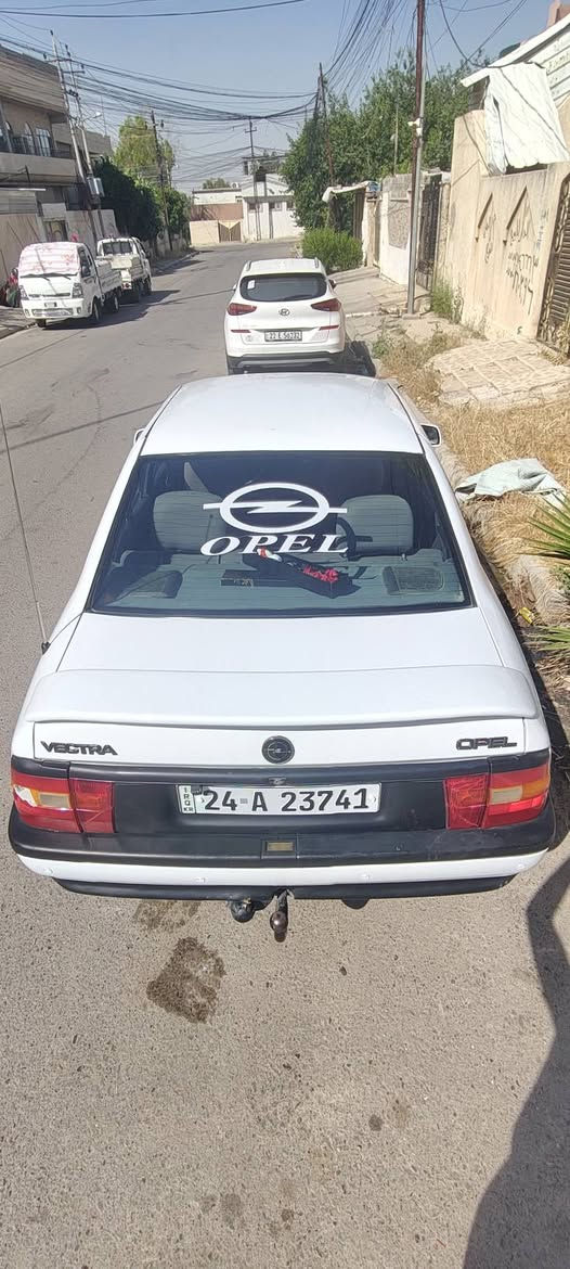 السلام عليكم.. سيارة أوبل فكترا (Opel Vectra) موديل 1994 للبيع، مواصفاتها كالآتي:
المحرك: حجم 2000 (محرك 20)، المحرك والگير بشرط الفحص (شرط چطل).
الصبغ: مصبوغة صبغ عام جمالية (تحديث صبغ بدون حوادث قوية).
الأوراق: السنوية والتحويل بشرط (تتحول مباشرة باسم المشتري).
المواصفات والاضافات:
جام كهرباء.
شاشة داخلية متطورة.
كاميرا خلفية.
السيارة بحالة جمالية ممتازة وجاهزة للاستخدان.77 
5 099 5715
***********
