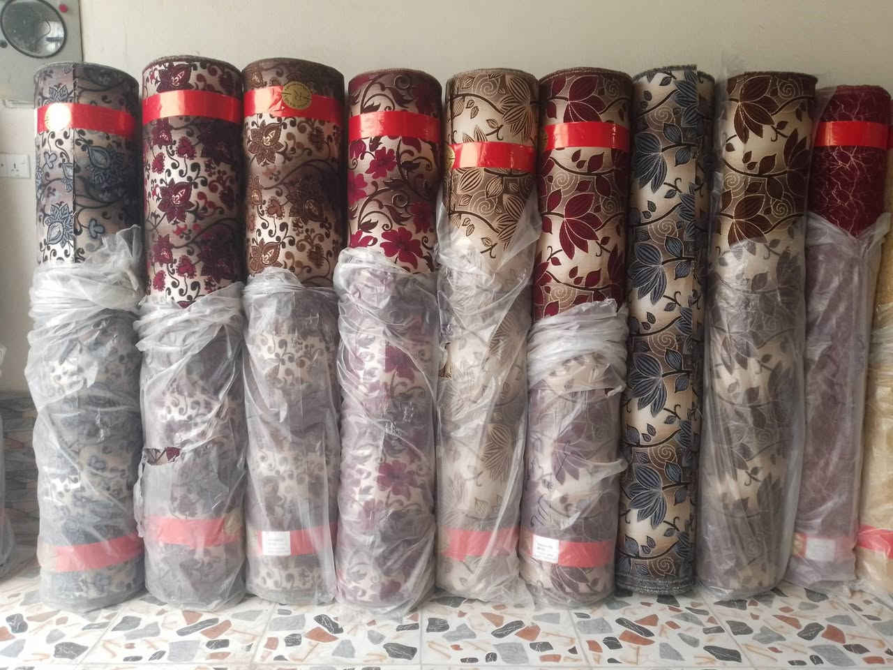 تنزيلات يم محلات الابو مالك للأقمشة التجارية 
السلام عليكم ورحمه الله 
زبائننا الكرام يتوفر يمنا قماش شانيل شرط الثقيل الأصلي ينباع بالسوگ بـ 5,500 و6,000 ويمنا السعر يختلف فقط بـ 5,000 والياخذ جملة راح يكون سعر المتر أرخص وموجود بأكثر من وزن وبسعر رمزي ومقبول وقماش شرط متانة وثقل. يعني يمنا نوعية اقل وزنها ومسوين عليها تنزيلات سعر المتر 4,500 فقط وأيضاً اكو نوعية ثالثة وقماشها جيد وما علي حچي سعر المتر 4,000 دينار فقط ويتوفر قماش شامو ينباع بالسوگ بـ 2,000 او 2,500 ويمنا فقط بـ 1,500 وموجود أيضاً قماش جوادل او جودليات قديفة سعر المتر 1,000 دينار فقط .

موجود يمنا تراكسودات شبابية و ولادية مسوين عليهن تنزيلات الشبابية سعرها السابق 20 والحالي 17 فقط 
والولادية سعرها السابق 13 والحالي 10 

زورونا تجدون ما يرضيكم ويسركم 
للأتصال بنا او مراسلتنا على الواتس اب ***********

موقعنا نهاية السايدين بالقرب من دكتورة عربية ومقابيل معرض عطية الراوي
