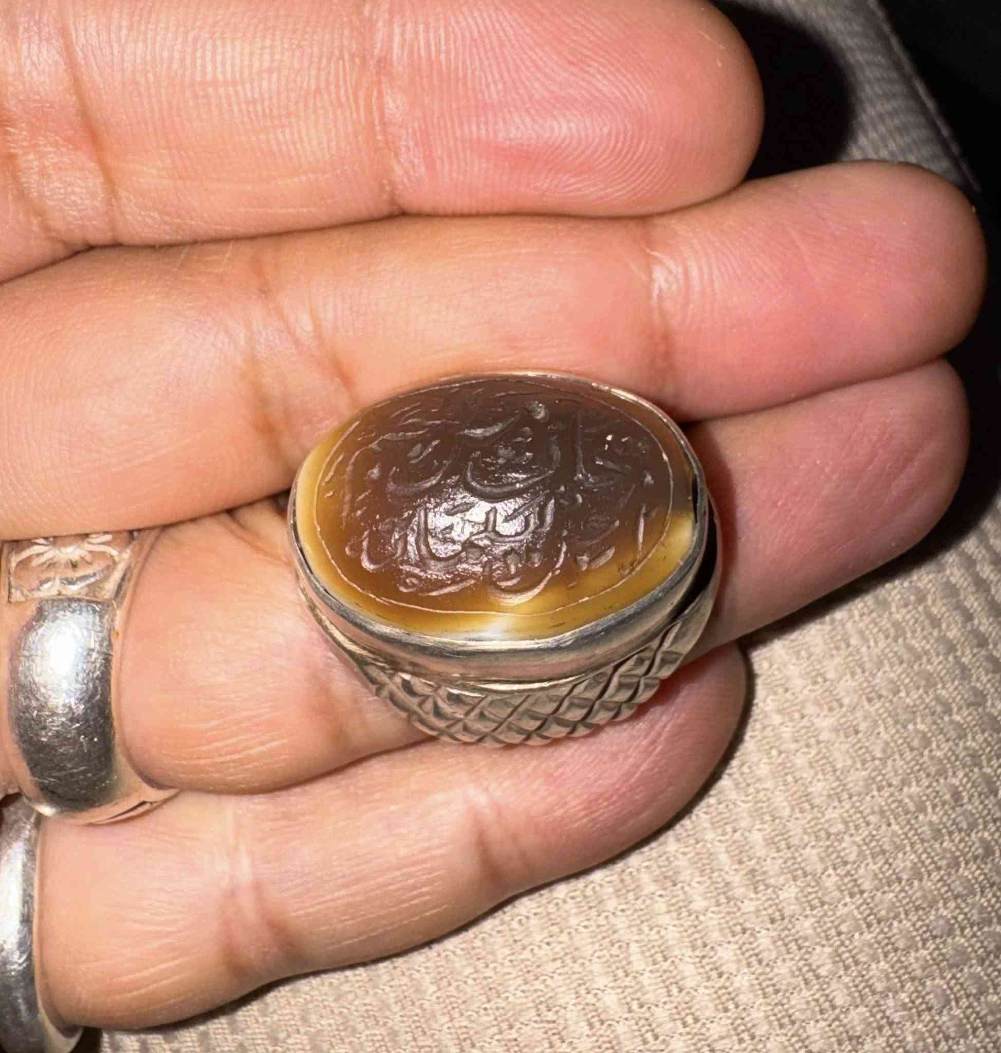 مجموغة من الاحجار الاصلية النادرة من العقيق اليماني الاصلي القديم صياغات يدوية وخطوط قديمة 

مكاني بغداد


**إذا كنت صاحب هذا الإعلان وتريد حذفه لأي سبب، رجاءا أرسل رسالة إلى الدعم الفني**