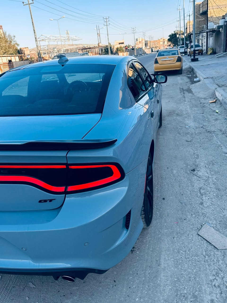 السلام عليكم جارجر للبيع موديل 2020 سموك بغداد بأسمي شخصيا رقم انكليزي هزة جديدة سيارة جيتي أصل ماشية 50 ألف حقيقي كشن حضن شاشة كبيرة شفتات مراية تحتيم الوان مراية هيتر السيارة سبورت  سوبر تراك أصل تخم تاير جديد قبل اسبوع شادة تبريد ثلج  وكالة محرك ستة سلندر 3600 گير اكسل حدادية امامي خلفي جديد سيارة حادثها فقط بنيد اصلي مبدل بأمريكا والباقي مكفول من أي شيء لليدور جديد بيع مستعجل مال جناي 
السعر. 
245 الناصرية مركز رقم الهاتف مع واتساب ***********
