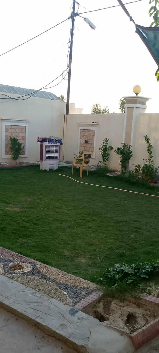 بيــت للبــــــيع  طابو سند المساحــة 435 يتكون من غرفتين صالة حمام مطبخ ديوانية كامل من كلشي العنوان الرمادي  حصيبة الشرقية رقم الهاتف  ***********
