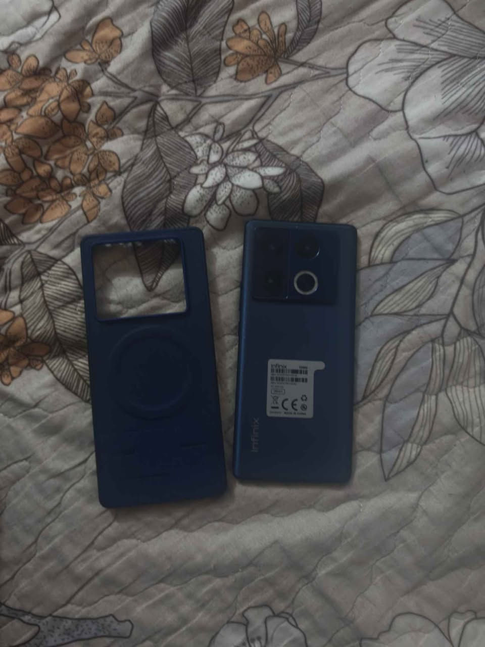 السلام عليكم عندي جهاز انفنكس نوت40برو جهاز شبه جديد ويخبل غراضه موجوده وكامله ونظيف مابيه لا شخط ولا ضربه سعره300وبيه مجال   تواصل خاص او *********** عمارة, ميسان
