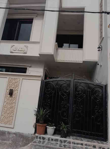 السلام عليكم بيت للبيع  فقط ١٥٠م  مع ارض ١٠٠متر  فارغه بدون بناء نفس العقار الشعله الرواد طابو صرف  يباع كاملا او البيت بسعر والارض بسعر للعلم البيت طابقين كامل حديث بناء٢٠٢٥ مابيه اي نقص يتكون من ٦غرف نوم واستقبال طول ٧م ومطبخ ٥م وحوالي ٥×٦ و٣ مجاميع صحيه البيت كله ديكورات علما المنطقه كامله الخدمات فقط التبليط الاستفسار الاتصال على الأرقام الموجوده ***********او ***********ا او على الاواتساب او على الخاص والله خير الرازقين
