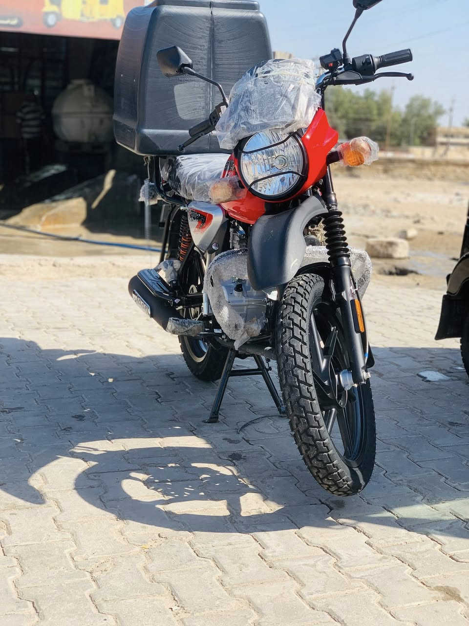 سلام عليكم تدرجه بوكسر موديل ٢٠٢٥ درجه عله وضع الشركه  صرله ١٥ يوم منزله   بعده بليلون ملته ما مشيه ولا مشتغله دلفري ابدد درجه اشريته وريد اشتغل به وما دبرت شغل  وريد ابيعه درجه مرقمه رقمه اربيل بعده حته بسم شركه متكلفك  هوي تكلفك التحويل ملته ١٢٥ الف ) المكان درجه بغداد المحوديه  رقم ***********) وبي وتساب  السعر ملته خبرني او ترسلني وتساب وبيك خير ودالل. غير متوجد عل فيس
