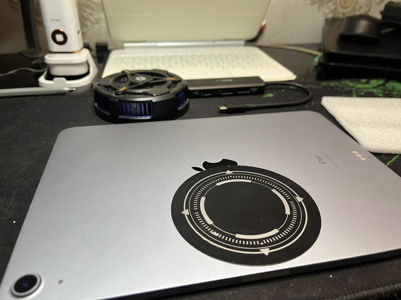 ‎ما عندي توصيل و اني بغداد
 

ايباد  اير ٤  ذاكرة ٢٥٦  كيكا 
Ipad air 4    256
نظافة ٩٩٪
البطارية   ٧٨٪
الشاحنة و الكيبل  
شاشة حماية ضد انعكاس و حماية جلاتينية

مع ماجك كيبورد كوبي ابيض

و ادابتر يحتوي  اثنين تايب سي  و aux مال سماعات لل ببجي 

و ايضا كفر  تلبيس  لون مثل لون ايباد مع كيبورد عادي 

تكدر تفتح اكثر من برنامج بنفس وقت يوصل ل ٨ برامج بنفس وقت
   
مداخل اي تصليح و لا متعرض لي ضرر  و لا كسر   و لا عطل 
يفيد للدراسة و الرسم و العاب  شوف يشغل العاب بالفيدوهات  بالمنشور
 اتحكم  بالالعاب بالجوستك


**إذا كنت صاحب هذا الإعلان وتريد حذفه لأي سبب، رجاءا أرسل رسالة إلى الدعم الفني**