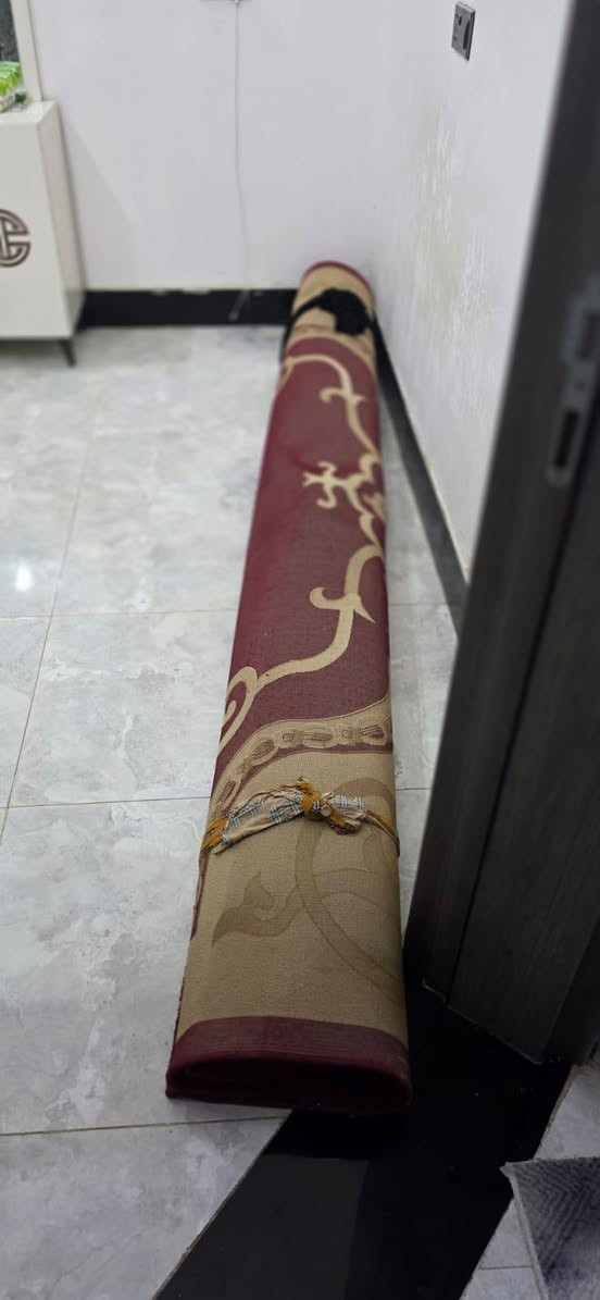 السلام عليكم 
توجد اغراض مستعمله للبيع تفاصيلها أدناه 
تخم قنفات تركي نظيف بسعر ٤٠٠ ألف .
قطعه حفر تركي نظيفه جدا بسعر ١٥٠ 
كاونتر نظيف بسعر ٢٠٠ ألف وبي مجال 
طباخ حجم وسط نظيف جدا بسعر ٢٠٠ 
معرض نظيف بسعر ٣٠٠ وبي مجال


**إذا كنت صاحب هذا الإعلان وتريد حذفه لأي سبب، رجاءا أرسل رسالة إلى الدعم الفني**