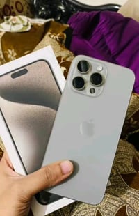 آيفون 15 برو ماكس • نظافة 100% • بطارية 90%