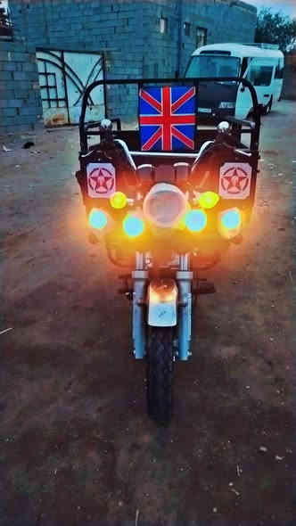 السلام عليكم شباب ستوته كربلائيه لبيع أوراق اصولياته كهربائياته شغاله كله شاصي مكفول  ستوته نضيفه المكان البصره حيانيه السعر (2250) وبيه مجال بسط الرقم *********** وبيه واتساب وعلى الرصيد
