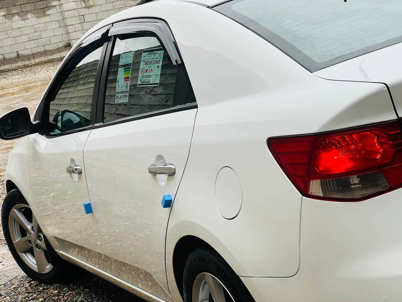 كيا سيراتو موديل 2011 فول مواصفات فتحه سقف بصمة شفتات ستيرن مري شفط تحكمات ستيرن بدون صبغ بدون بارد محرك ما مفتوح تبريد لمس  رقم جديد سنويه جديده هزي جديده سياره جديده مابيهه مصرف جاهزه طخم صدر كله جديد طخم تواير جديد شرط التحويل مكان السيارة  الموصل/ناحية القيارة/قرية الحاج علي الشراي يتصل ***********
