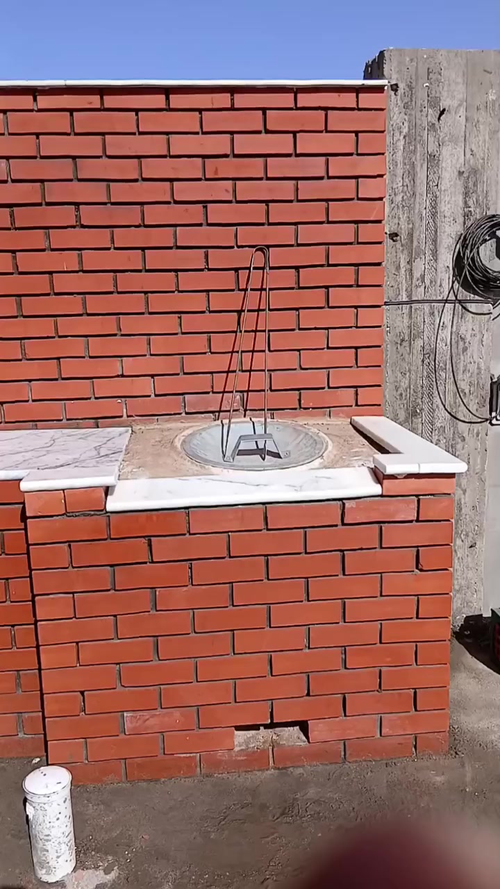 أهلا وسهلا بيكم نورتونا، 🌹
احنه موجدين حتى نوفرلكم احلا أجواء شواء ولمه عائليه مميزه
عدنه كلشي تحتاجون
1-تنور طين للخبز والشواء بروح التراث
2-شواية كباب بطعم يونس
3-فرن بيتزا ومناقيش العائله
4-شواية سمك مخصوصة للمسكوف العراقي الصيل
5-طباخ مخصص لتلبية  كلاحتياجاتكم
6-سنك غسيل للراحة والنضافة بعد الجلسة

للتواصل واتساب***********
