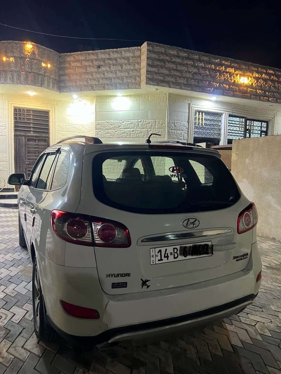 السلام عليكم 
سنتافي ٢٠١٢ خليجي 
مكينه ٦ سلندر 
محرك وكير وحدادية كله جديد على الفحص 
ماشية 220 الف 
٧ راكب 
السونار موجود بل منشور
رقم وسنويه أنكليزي بأسمي لل30 
رقم بصره تحويل ثاني يوم 
 
العنوان البصرة
سعر 138 وبيها مجال 
*********** البصرة, العراق
