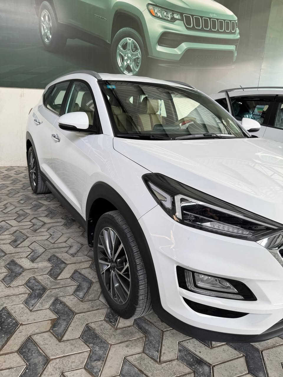 توكسان الكاصد موديل 20فول بدون بنرما رقم بغداد باسمي ماشيه 52 الف موجودة بلنجف *********** وتساب
