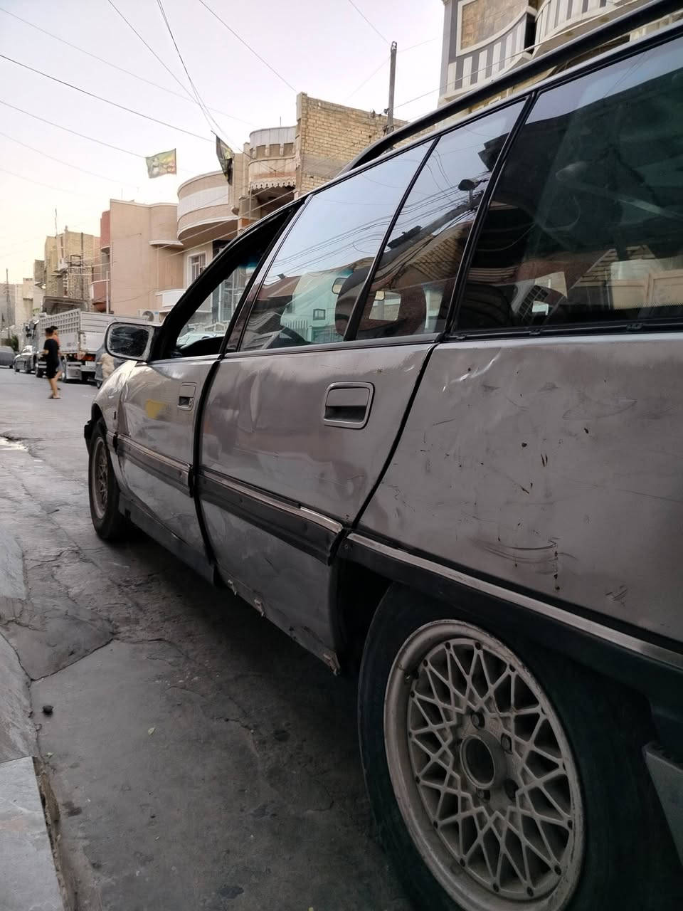 السلام عليكم اوبل اوميجا ستيشن موديل 1993 للبيع السياره بحاله جيده السعر 23 ورقه هاتف ***********

