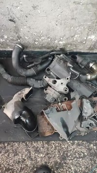 قطع غيار سيارات • تفاصيل قليلة