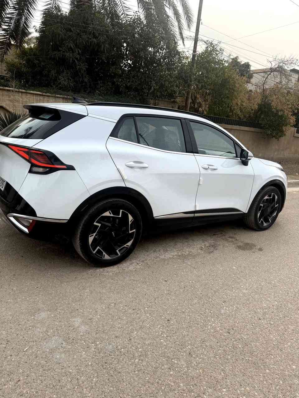 سلام عليكم للبيع كيا سبورتج 2023خليجي
فول مواصفات بيانو بلاك الشركة الدولية
بصمة ابواب وترحيب
مري شفط 
بانورما 3طكات
شفتات استيرن
تدفئة كشنات وتدفئة بلستيرن
داخل بيجي
مود داريف اربع وضعيات
لد امامي وخلفي 
ويل كب 19
حساسات امامية وخلفيه
كراسي كهرباء 
شحن لاسلكي
سياره جديده ونضيفه كلش بيه مكانين pdr رصعتين وسويتهن وسوناره من المندلاوي مرفوق بلصور 
السعر 224 وبيه مجال لشراي 
مكاني بغداد الكرخ حي الخضراء
***********
