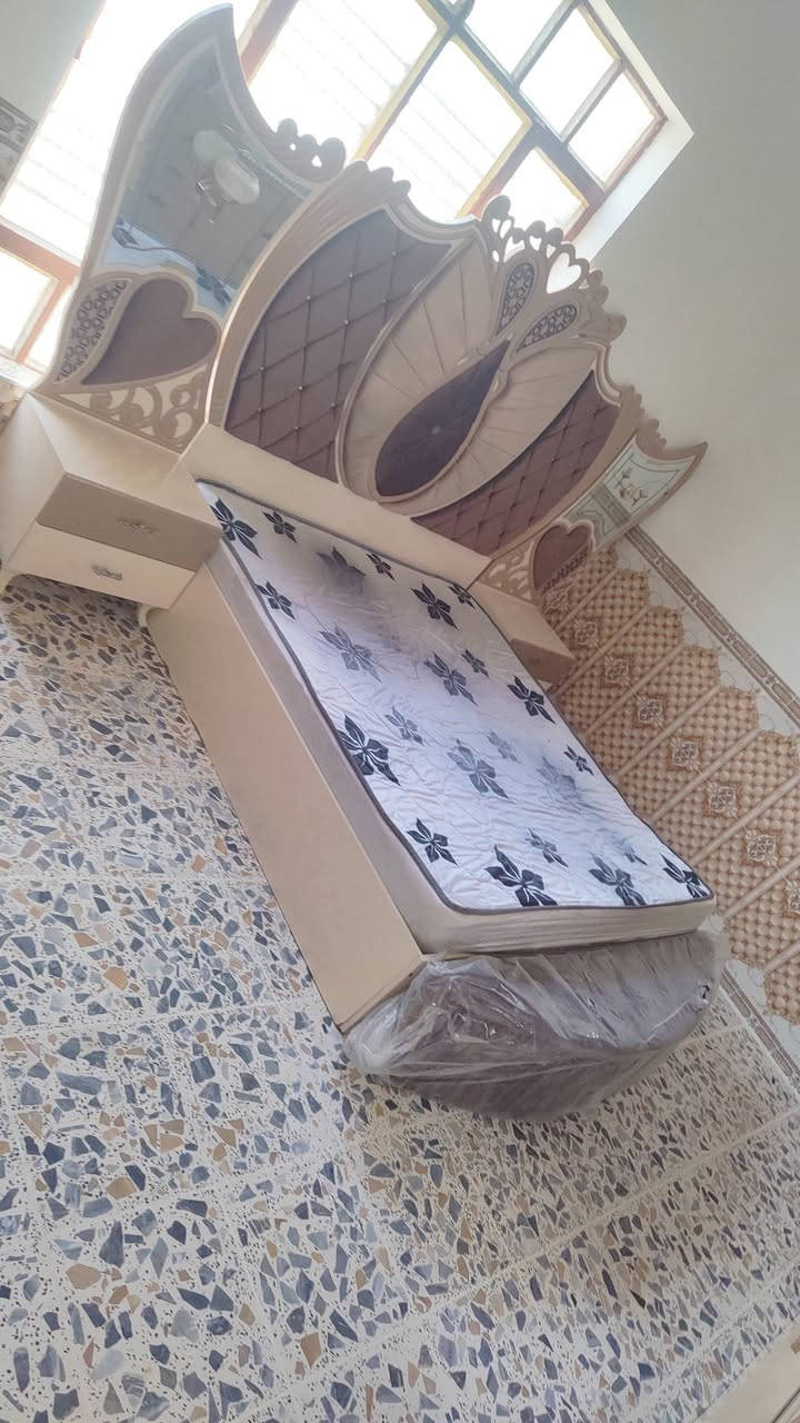 سلام عليكم غرفه 9 قطع نضيفه كلش مثل مموضح بصوره برغي وچوي ملحق طفل ابوب ومجرات سعرها ب700 وبيها مجال للاستفسار ***********////***********
