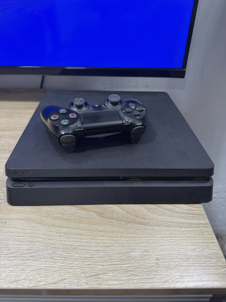 سلام عليكم بلي 4 سلم نص تيره ملحقات جوستك 1 فقط مع قرص gta5   لوك ستيكر سعر 200 رقم هاتف *********** مكاني بغداد شعله
