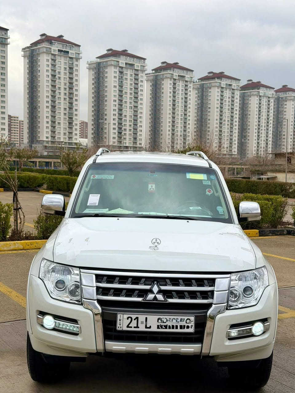 ميتسوبشي باجيرو 2017 حبتور ياباني اصلي
حجم مكينة 3500 V6 
مسافة مقطوعة61الاف بشرط فحص
سيرفز كامل بل شركة
السيارة_كفالة_عامة_بدون_صبغ_تعديل_حالوب_كفالة
جديدة_كلش_سيارة_نظافة100‎%‎100
سنویة جدیدة حتی 2031

الموصفات_
••لد امامي •كلوب ضباب•حساس خلفي •كامرة •7راكب
••صاجات •دبل اكسل 4X4 •تحكمات سترين •ثلاجة •
مانع انزلاق •لايت عدسه•شاشة•منفذ220 واط •
 مريات كهرباىية +مريات اتو قلابة + مريات ترحيب •
تبريد منفصل +تبريد مركزي • •شاشة نظام
دشبول ليزري • مريايه عاكسه •ستتم نيكل كامل بلادي ذهبي
•لايت كهربائية •لايت زنون عالي ناصي بلوجكتر LEd •
 غراض_الشركة_سبير_كتلوك__كلها_موجوده
  مکان سەیارة کرکوک 

بزوێنەری 3500 V6
61 هەزار کم لێخوڕین، بە مەرجی پشکنین
مێژووی تەواوی خزمەتگوزاری لە بریکارەکە گەرەنتی گشتی، بێ بۆیاخ، بێ دەستکاری، بێ سارد و شوخت
ئۆتۆمبێلێکی تازە و 100% پاک و خاوێنە
تۆمارکردنی نوێ تا ساڵی ٢٠٣١ کارا دەبێت

تایبەتمەندییەکان:
• گڵۆپی پێشەوەی LED • گڵۆپی تەم • هەستەوەری وەستانی ئۆتۆمبێل لە دواوە • کامێرا • 7 کورسی
• ویلەکانی ئالۆوی • دوو ئەکسیلی 4x4 • کۆنترۆڵی سوکان • ساردکەرەوە • کۆنترۆڵی ڕاکێشان • گڵۆپی پێشەوەی پرۆژێکتۆر • شاشە • کۆنتڕۆڵی کارەبای 220W

ئاوێنەیەکی کارەبایی + ئاوێنەیەکی ئۆتۆماتیکی + ئاوێنەی بەخێرهاتن • تەندروستی جیاواز + تەندروستی ناوەندی • شاشەی داشبۆرد بە لەیزەر • ئاوێنەی ئۆتۆماتیکی کاڵکەرەوە • ڕوپۆشی کرۆمی تەواو زێڕین
• گڵۆپی پێشەوەی کارەبایی • گڵۆپی پێشەوەی زینۆن (تیشکی بەرز و نزم) لەگەڵ پرۆژێکتۆری LED کەتەلۆگی پارچەی یەدەگی کۆمپانیا - هەمووی بەردەستە

شوێن: کەرکوک

ژمارەی خاوەن ئۆتۆمبێل:
***********
رقم صاحب السيارة
***********
