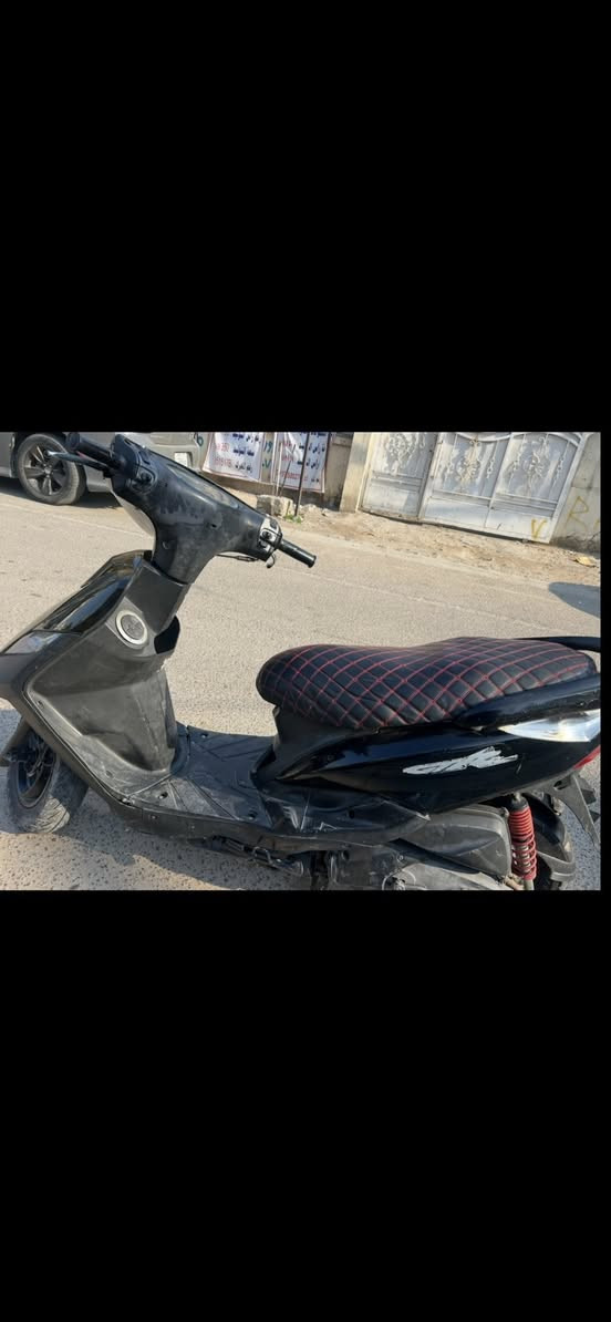 سلام عليكم دراجه ماكس ثعلب 
دراجه مكينه ناعمه شلعه حلوه معدلها 
دراجه مابيها اي تبخير او تنقيص السعر 500 مكاني العطيفية او المنصور ***********خط +واتساب
