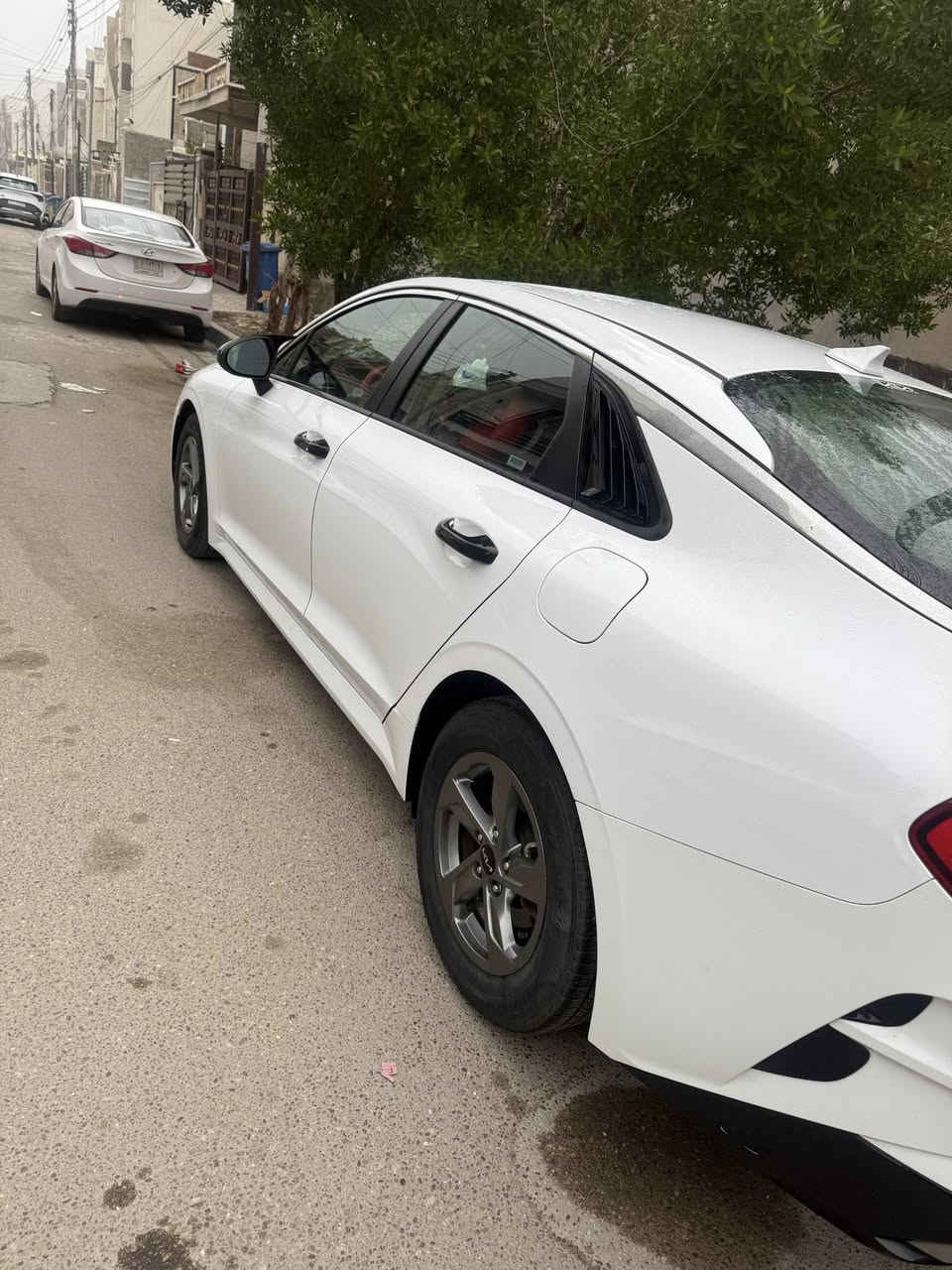 السلام عليكم ورحمة الله 
كي فايف ٢٠٢٢ وارد امريكي
الحادث :  جنطة ونص جاملغ خلفي 
المواصفات : نص فول 
ماشية ١١٢  الف كيلو متر 
رقم اربيل 
 عنوان السيارة : حي الجهاد 
للاستفسار : ***********
