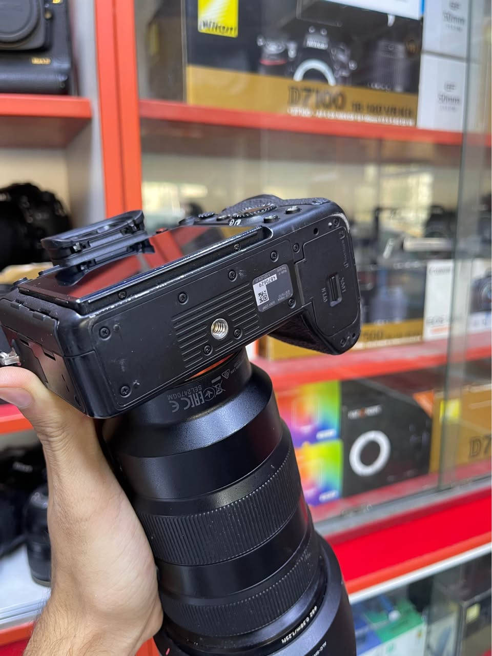 Sony  Riv + 24.70 GM
شاحنه و بطارية و حزام و جنطة ظهر
شتر 
سعرها كامل 3.400.000
***********
بدون خلل او صيانة ضمان فحص يومين 
مركز شدن بغداد
باب الشرقي بغداد, العراق
