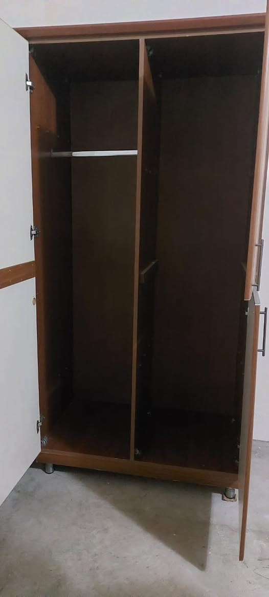 كناتير للبيع كلش نضيفات للبيع ..
للاستفسار خاص او واتساب واتصال.. ***********
