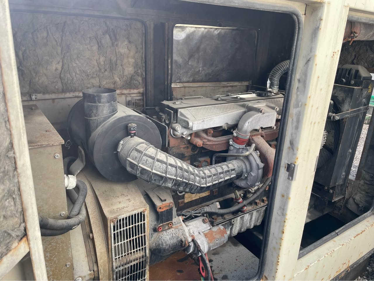 السلام عليكم بيركنز انكليزي اصلي ١٠٠ كيفي
 بلادي مامفتوح اي برغي
السعر ٥٠ للستفسار *********** البصرة, العراق
