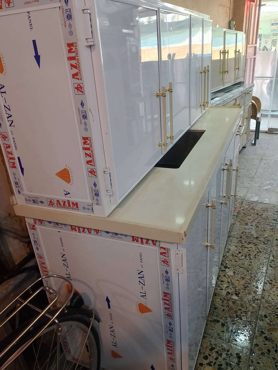 سلام عليكم كاونتر سنكي مستعمل20يوم يعني بل كارتون قياس 168كوارتزحوض سلستيل تزكا شغل درجة ولاالسعر  350وبي مجال حي العسكري لعابد ومقابل مستوصف ***********او*********** سيد كرار الموسوي
