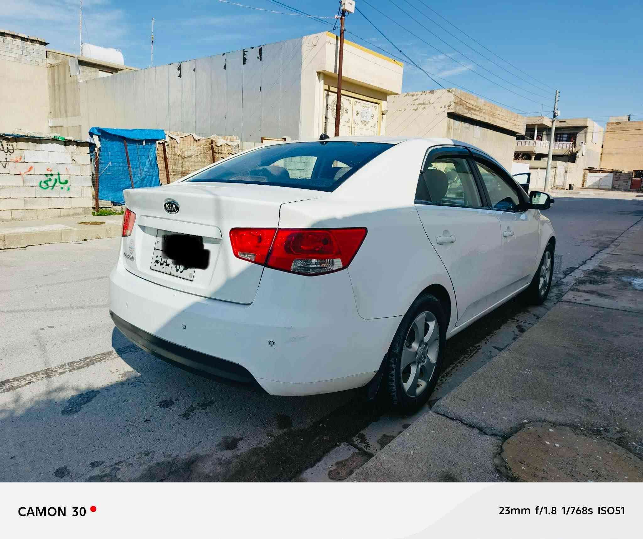 به ناوى خواى گه وره 
كيا سيرا تؤ 2011سی جی پەلە بویاخی هە یە دە رگای دوای سەکن چە مە لە خی دوای سە یاق بستیک لە دوسیە ی بویاخە کارتیکی لە دە رگای سە یاقه هە یە 3بو4جی ساردە کوت هە یە دیانیە پیوە نازانم کویە تی.سە یارەکە زور جوان ماوە تە وە ویە ک دیناریمە سروف نیە تازە ڕونی گیرو مە کینە شی گۆراوە مە کینە و گیری بە شە رت سە نە وی تا مانگی 7/2026  ما لى دؤسته ته حويل به شه رت
*********** رانية, السليمانية
