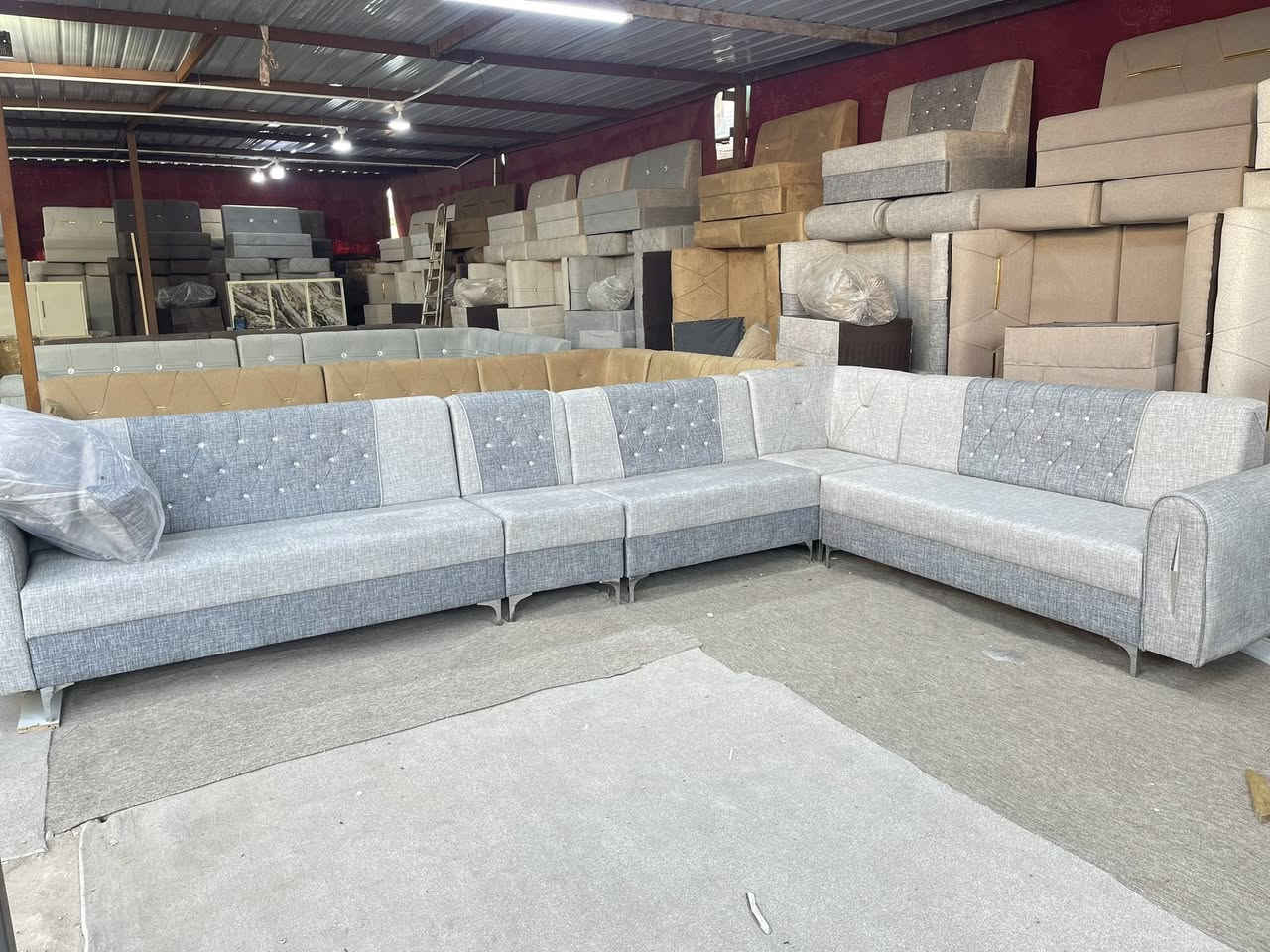 معرض آبن شاهر لتخم والديوان
عشر نفرات 
خمس قطع
طول سته متر ونص 
جديد مامستعمل شغل درجه اولى 
ملاحظة اي قياس تريد موجود 
السعر والتفاصيل خاص


**إذا كنت صاحب هذا الإعلان وتريد حذفه لأي سبب، رجاءا أرسل رسالة إلى الدعم الفني**