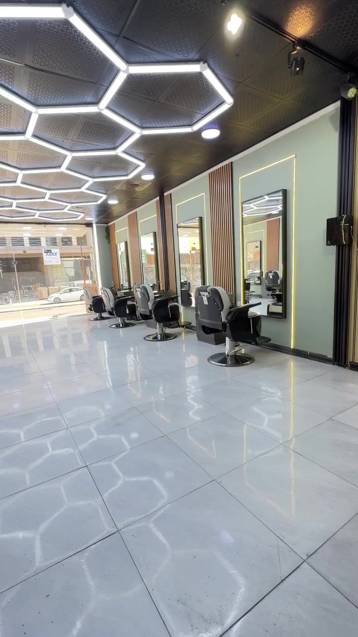 سلام عليكم شباب صالون بحاجه الى كوافيريه ذو خبره عاليه. 

عنوان الصالون قرب جسر الإيطالي شارع السايدين مال مستشفى التعليمي قرب الكورنيش.

علمن انا الصالون يتعامل بل ايجار فقط وايجار الكرسي مناسب 

للاستفسار اكثر راسلي خاص. او اتصال ***********
