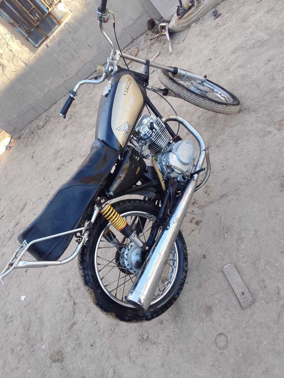 نامه موديل 21 كلك 
 مفتوحه بستم ما نقصه شي السعر 275وبيه مجال 
المكان قضاء الاصلاح ال خليوي ***********
