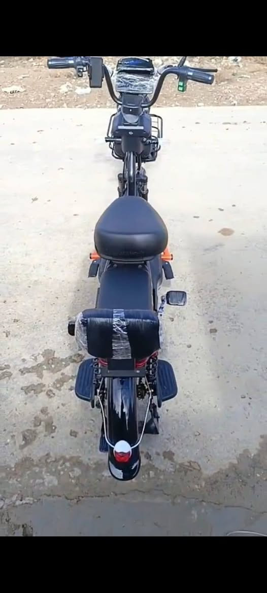 سلام عليكم شباب دراجه شحن البيع المكان ديالى الخالص الاستفسار عل رقم الهاتف *********** واتساب
