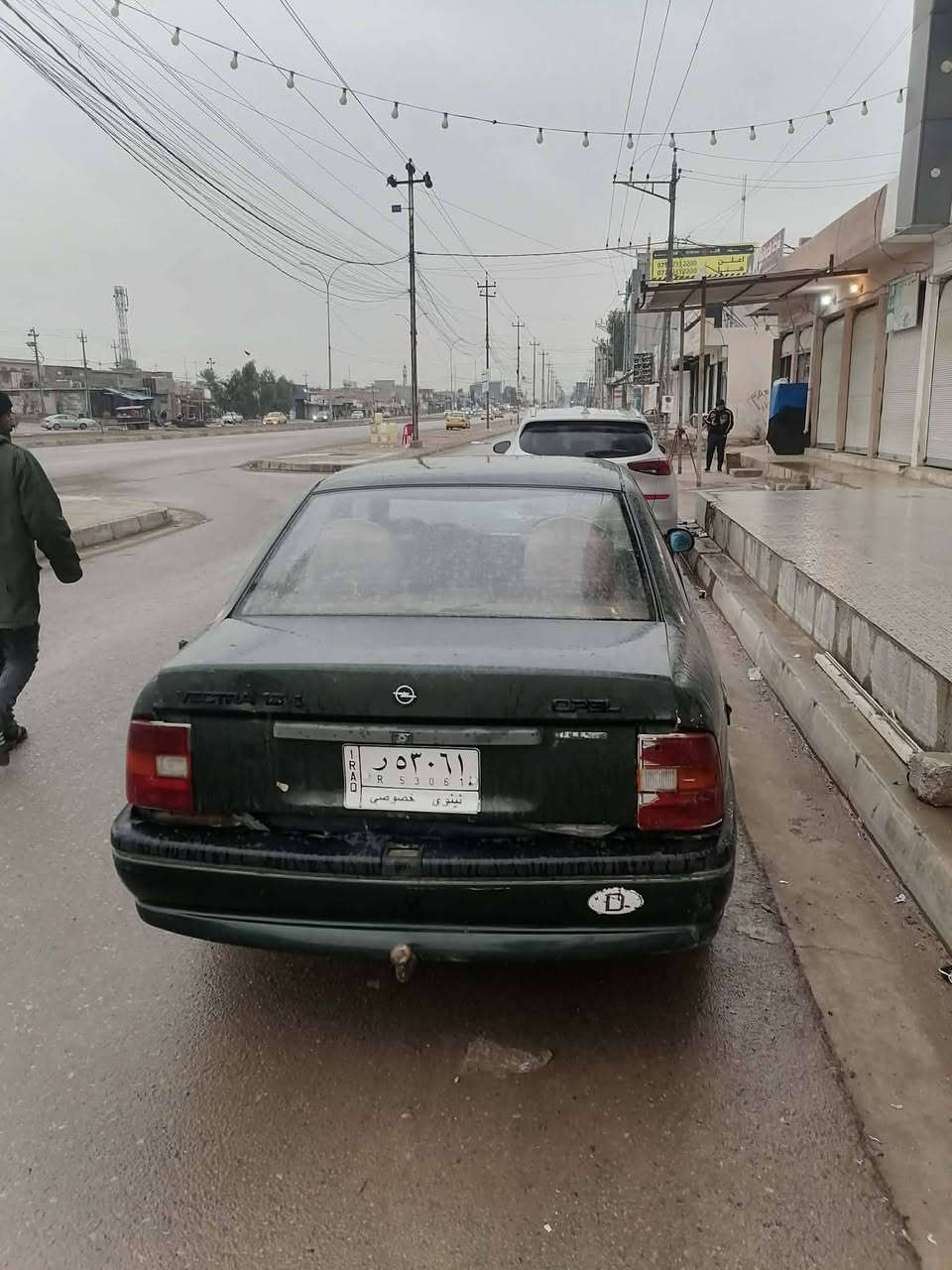 السلام عليكم سيارة فكترة للبيع كابون بانزين محرك وكير شرط رقم الماني ابيض السعر 33$ مكانها موصل هاتف ***********
