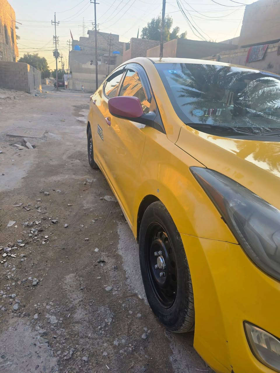 السلام عليكم سياره النتره أمريكي حادثه جاملغ الأيمن ماشيه 150 مكينه 1800 مكان السيارة بغداد الامين الثانيه سياره باسمنه السعر 105 وبيه مجال والاتصال على الرقم ***********
