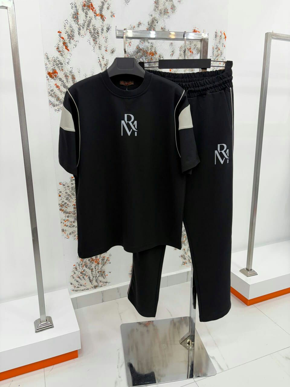 ترنج رجالي شيك 😎
لو بتدور على الراحة والأناقة… ده اختيارك!
✨ خامة مريحة
✨ تصميم عصري
✨ سعر مميز
ابعت رسالة الآن للحجز 📩


**إذا كنت صاحب هذا الإعلان وتريد حذفه لأي سبب، رجاءا أرسل رسالة إلى الدعم الفني**