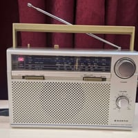 رادیو سانیو  یاباني انتاج 1983  نضیف جدا كامل شغال  جهاز مامفتوح  يعمل...