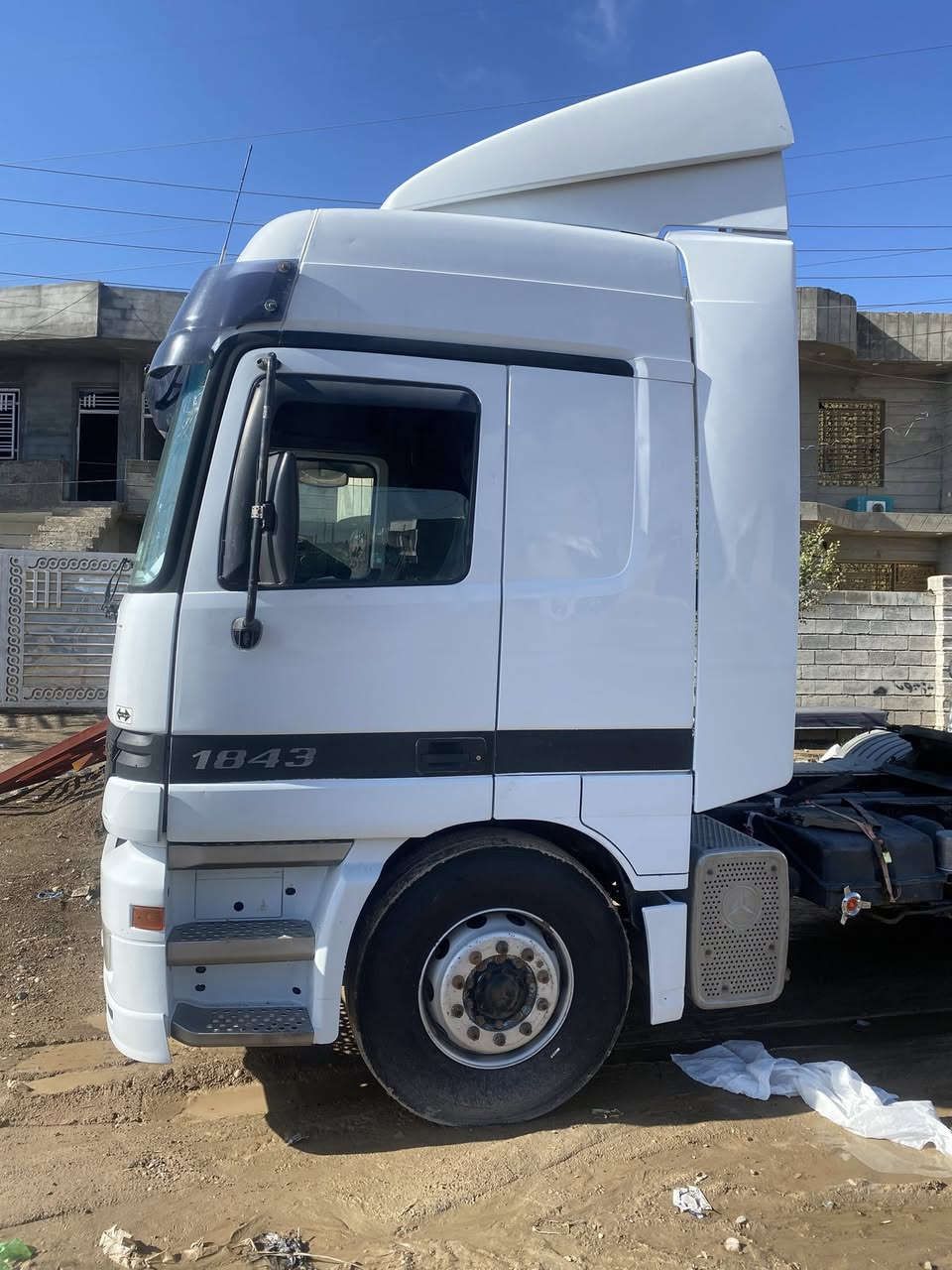 السلام عليكم 
اكتروز موديل 98 
مربوطه عربانه بدن ثابت ذو جوانب متحركه 
رقم نينوى لل 2029
تخم تاير جديد
السعر 185 وبيها مجال 
***********
***********
المكان سامراء
