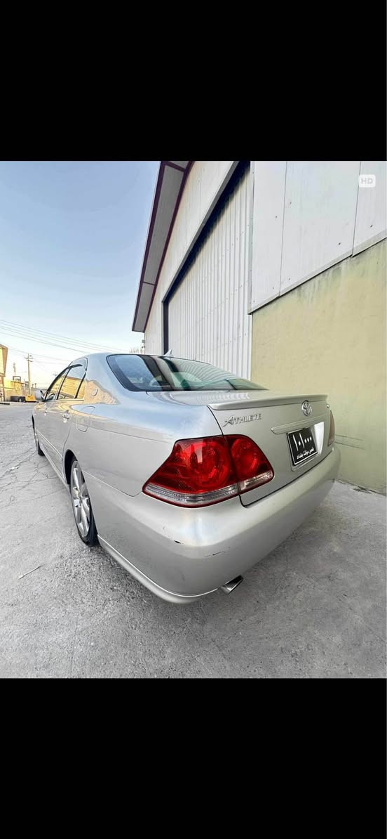 سلاو
شاهينة ٢٠٠٥كؤدي بؤ كراوة
مووس مووس
٣ دووگمةي دوو كوشن كارةبا
كوشنةكاني عةكس كراوةتةوة
مةكينة ١٨٢
فرؤشتن و گؤرينةوة بةشتي بةدلم بي
سةيارةكة يةك پارچةي بؤياخة سةقفي تؤزي كالبوونةوةي هةية 
دةعم و ليدراو و قرچيشي بةشةرت
سةيارةكة تيير مةسرةف كراوة سةنتي مةسرووفي تيييا نييية
گير و مةكينةو كارةباي هةمووي بةشةرت
ساردي و گةرمي و بريك هةمووي بةسراوة كوني گةرمي گيراوة كامل جاهيزة سةيارةكة هي مالة هي مةعرةز نييية 
براوة و كةڤةر گؤراوي بةشةرتة
لة پيرةمةگروونم 
سعري ٦٠ و مةجال
*********** دخان, السليمانية
