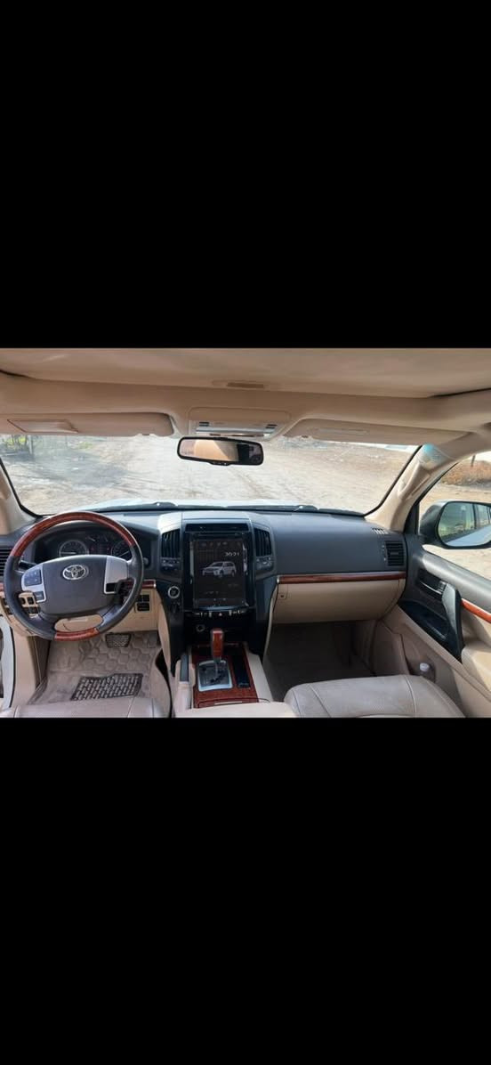 لاند كروز
2013
فطيم
رقم بغداد 
باسمي  
مكفوله عدا بارد حافه الباب ما مبين 
وصبغ ربع الدعاميه الخلفية 
كير مكينه حداديه بعدها شركه 
كراسي جلد تحكم كهربا
شاشه كبيره 
لايت زنون
هوك خلفي
تحكم ستيرن 
دفع رباعي خفيف ثقيل
مانع انزلاق 
انضمه قياده متعدده
نضام اقتصاد خاص
وباقي مواصفات السياره معروفه
السعر 42 الف يعني 420 ورقه 

***********رقم صاحب السياره
