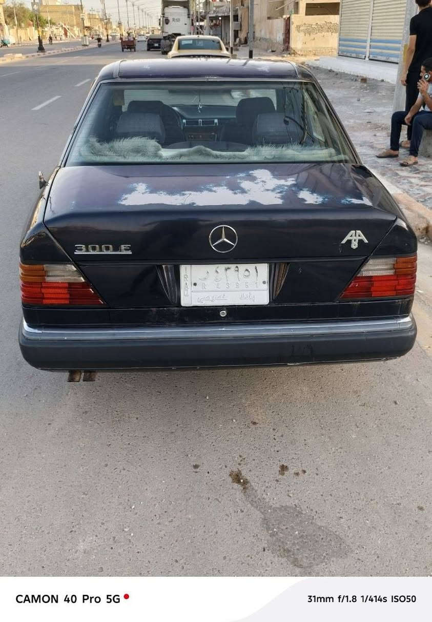 للبيع مارسدس 1991 رقم بغداد مكينه مكفوله 3000 تبريد شغال عنوان ميسان سعر50 وبي مجال قليل رقم التلفون ***********
