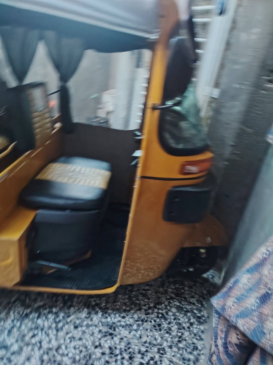 السلام عليكم تكتك واحد و عشرين 
شوفت عينك *********** مكاني مدينت الصدر
