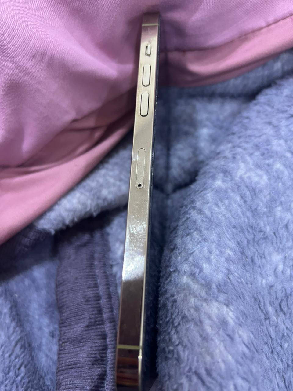 ايفون 14برو ماكس نضيف كلش بطاريه 84 رايده للبيع السعر خاص ***********
