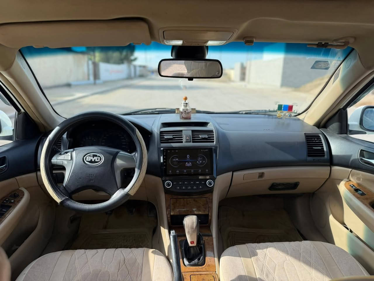 بي واي دي f6 جاهزة موديل 2012 سنوية لل2030 رقم دولي بغداد تحويل ثاني يوم
فتحه سقف حساسات تحكم ستيرين شاشة كامرة 

تدفئة تبريد شغالة غرامات مصفرة 

بدون ضربة وبدون صبغ 

السعر 55 وبيها مجال 

اتصال ***********
العنوان صلاح الدين قضاء بلد
