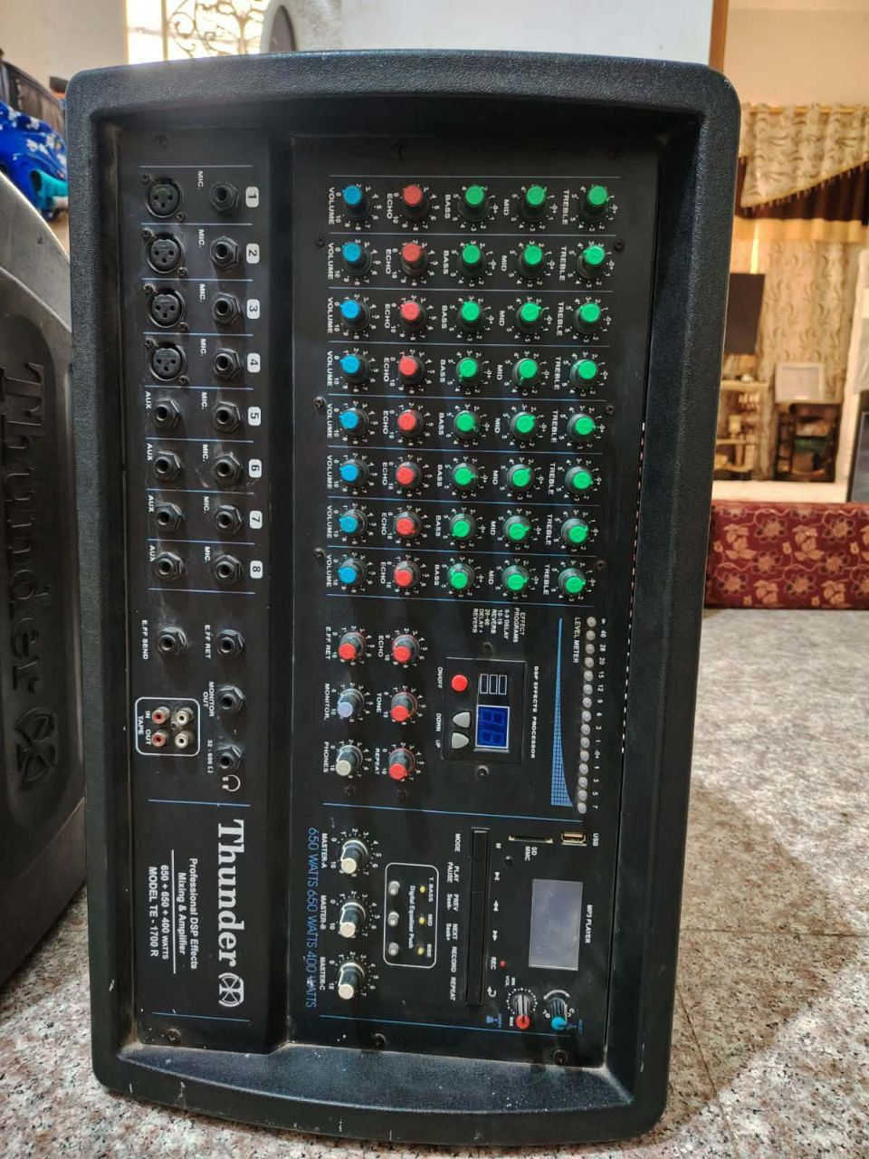 سلام عليكم خدام الحسين 
سماعات لبيع 6ازواج 
اجهزه تندر لبيع 
السعر خاص استفسار الاتصال على الرقم 
***********
العنوان الناصريه سوق الشيوخ
