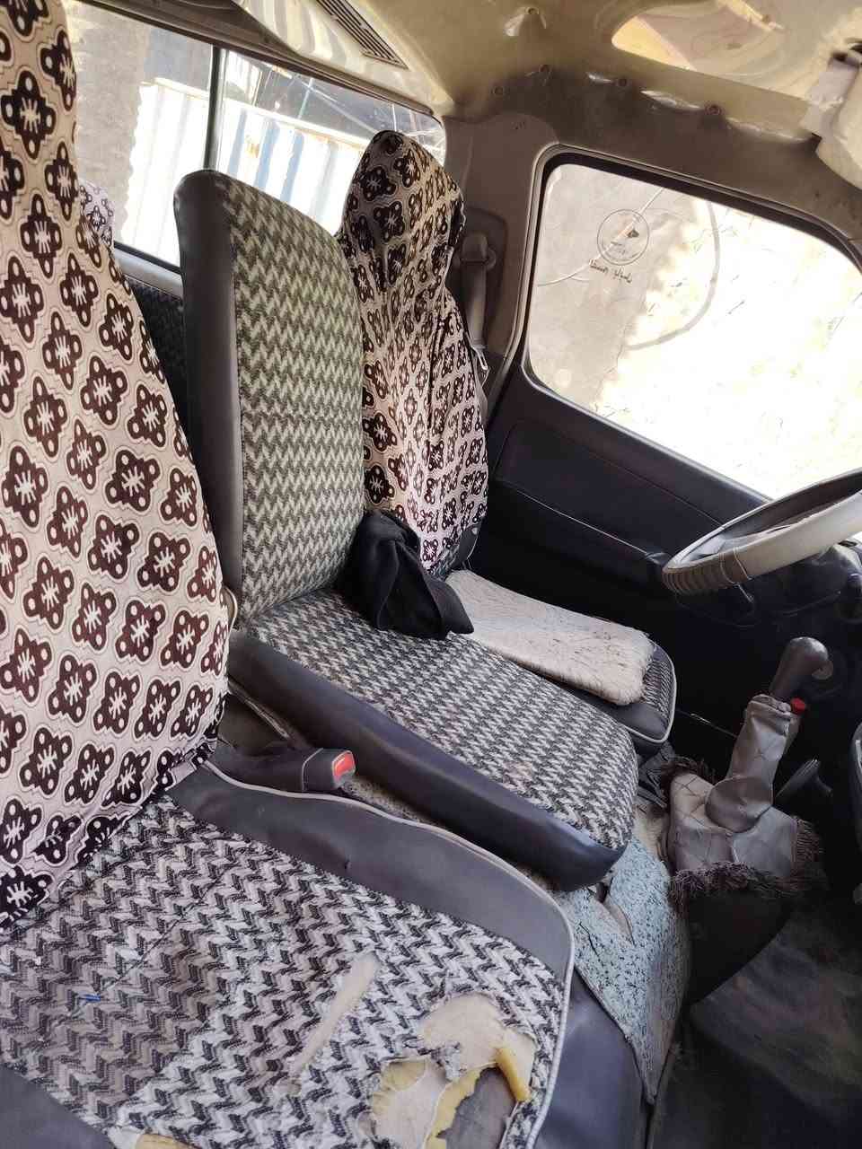 سلام عليكم من رخصة الادمن نيسان  يورفان موديل 2010 للبيع بيها ضربه بل باب ابصف السايق ومعدل وهو والتكم ع البارد والمحرك ينقص كل بين كل تبديله وكير اكسن مكفولات السعر 115وبيه مجال قليل المكان الدوره الهاتف ***********
