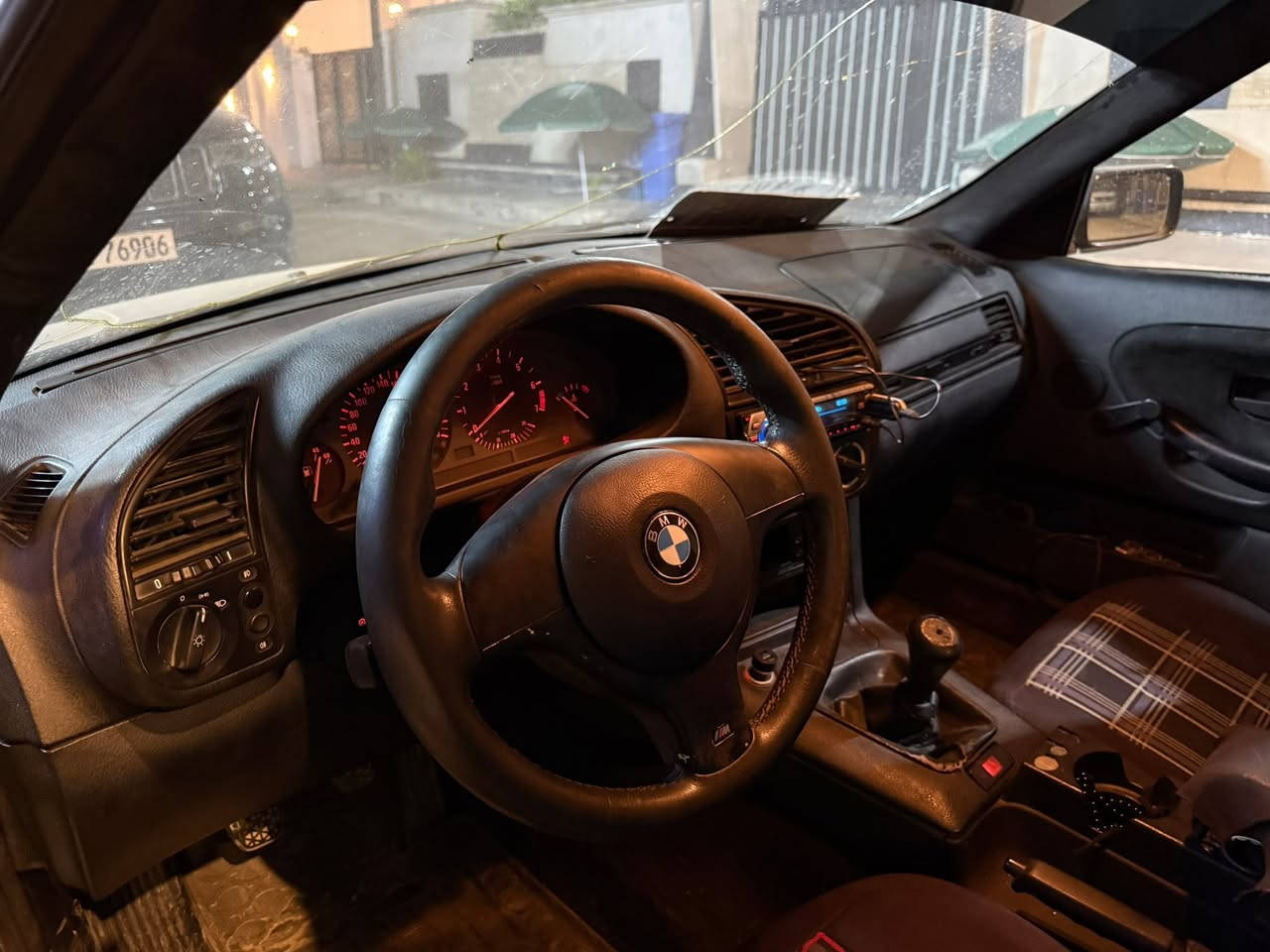سلام عليكم
bmw e36 السياره اصل وفصل سنويه وبليته 25 
السياره عليه مكينه 28 مسكر اهين ضفيره سمنز بلاد اكسل قفل 3.23 عليهه تهبيطه عليهه كامبر كت تفحيجه اصلي عليه بوش طبله كاوجك عليه دركه e46 m عليهه فرس عليهه كب هولدر السياره كلشي بيهه شغال وعل بلاد مابيهه لاجطل ولا حلغ واير السياره ممتعمره ولا مره ولا مصبوغه ولا مره نقصهه فقط سمكره وصبغ ابيعه كامله هي والغراض التفاصيل بالفديو السعر 68 بيه غرامه 3 اوراق تنزل من السعر هـ***********
