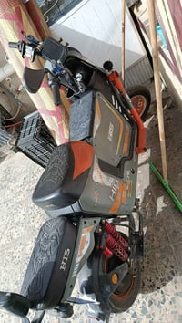 دراجة شحن • مستعملة • شاحن موجود